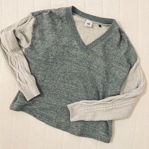 Cabi cotton Cable Knit V-Neck Sweater - Gray